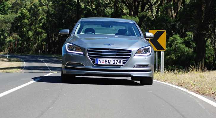 2015 HYUNDAI GENESIS 4D SEDAN