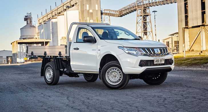 2015 MITSUBISHI TRITON