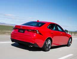LEXUS IS200