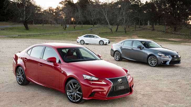 LEXUS IS200