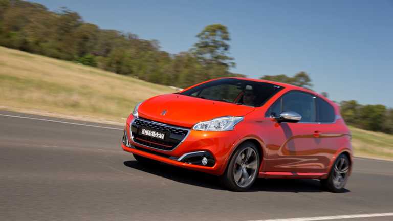 2015 PEUGEOT 208
