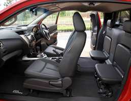2015 NISSAN NAVARA KING CAB P/UP