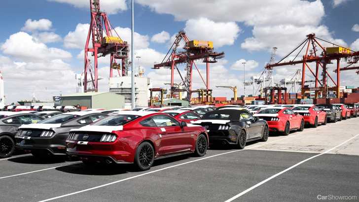 FORD MUSTANG