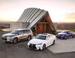 LEXUS