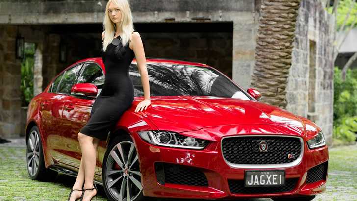JAGUAR XE