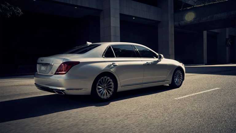 HYUNDAI GENESIS