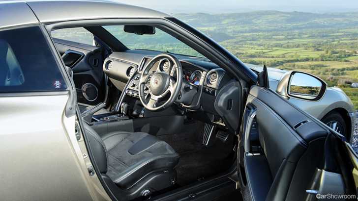 Nissan Teases Its 2017 GT-R Ahead Of NY Auto Show Debut
