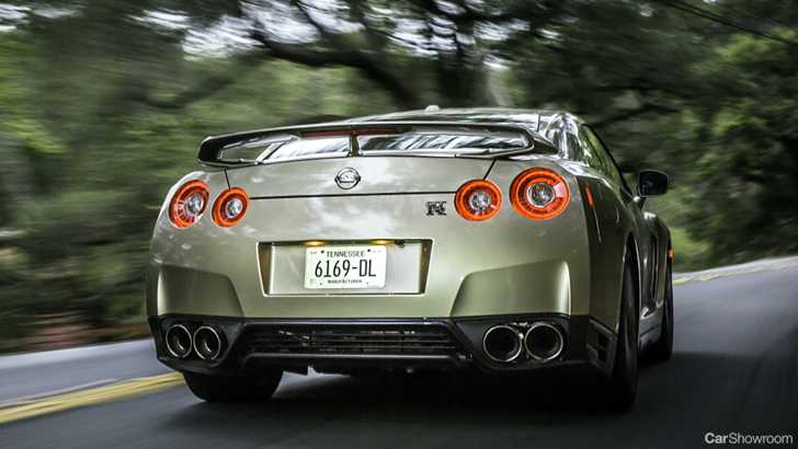 Nissan Teases Its 2017 GT-R Ahead Of NY Auto Show Debut