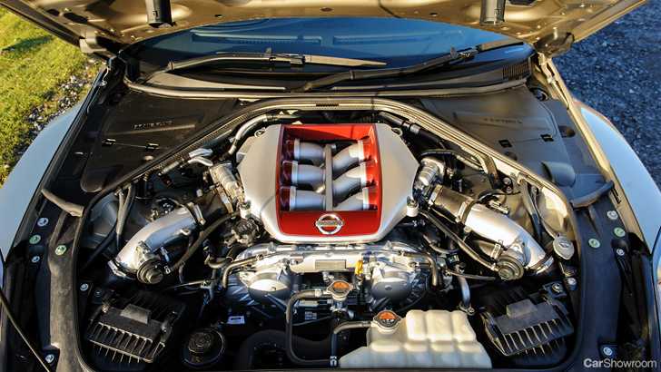 Nissan Teases Its 2017 GT-R Ahead Of NY Auto Show Debut