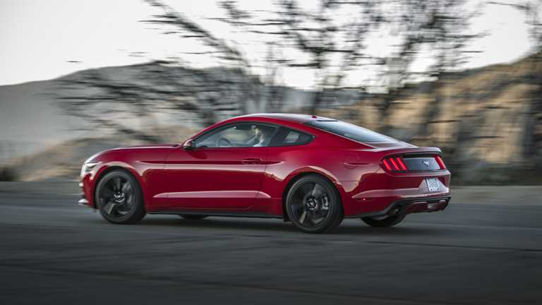 Ford Predicts Manual V8 Mustangs A Passing Trend, EcoBoost To Prevail
