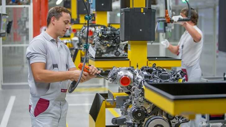 Mercedes-Benz Pours Billions Into Cleaner Engine Tech