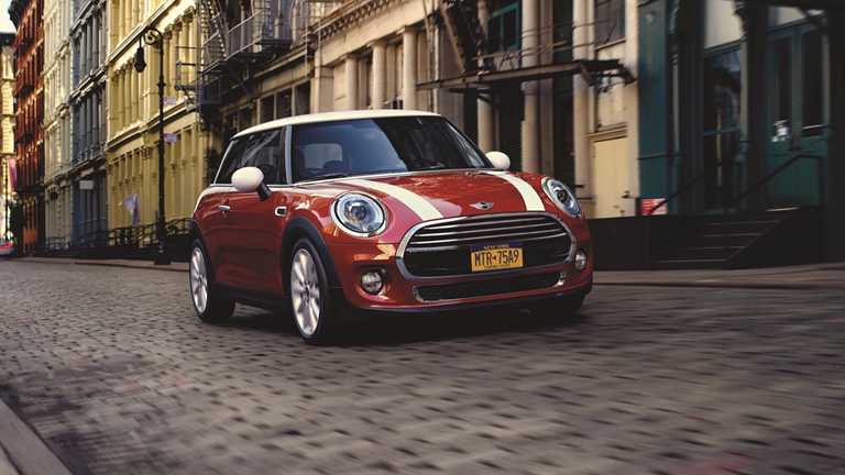MINI Hatch, 5-Door Gets More Standard Kit