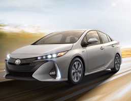 Plug-In Toyota Prius Will Have Solar Panel Roof Option