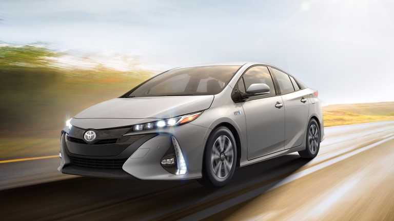 Plug-In Toyota Prius Will Have Solar Panel Roof Option