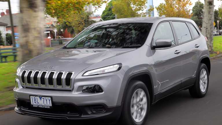 FCA Recalls Over 320k Jeep Cherokees, Renegades For Electrical Fault
