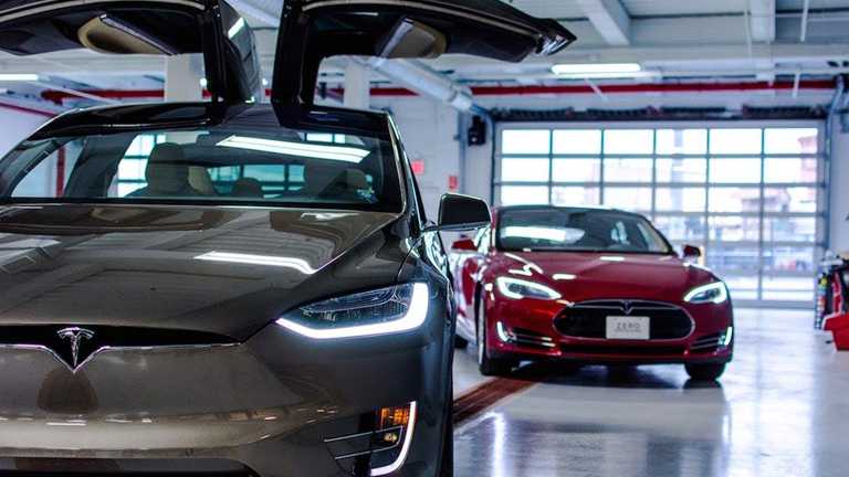 Tesla To Open Shopping Centre Store In Australia