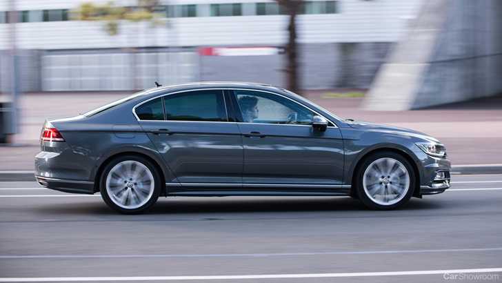 2016 Volkswagen Passat R-Line