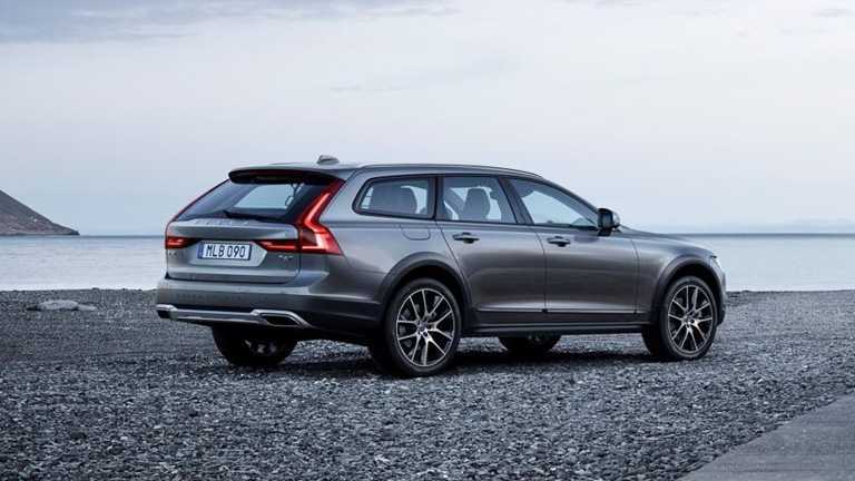 Volvo Reveals V90 Cross Country In Sweden