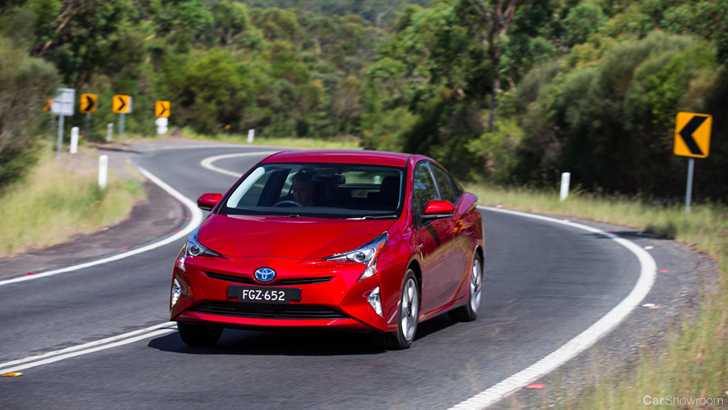 Toyota Recalls 304k Prius Hybrids For Brake Fault