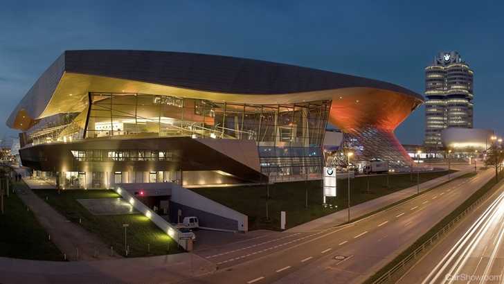 End Is Nigh For Traditional Showroom: BMW
