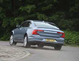 2017 Volvo S90 - Review