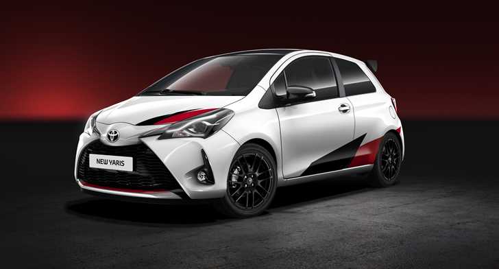 2017 Toyota Yaris Facelift Breaks Cover As Vitz Hatch