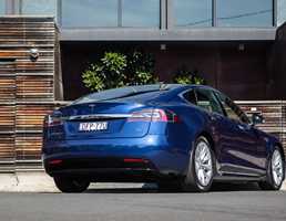 2017 Tesla Model S - Review
