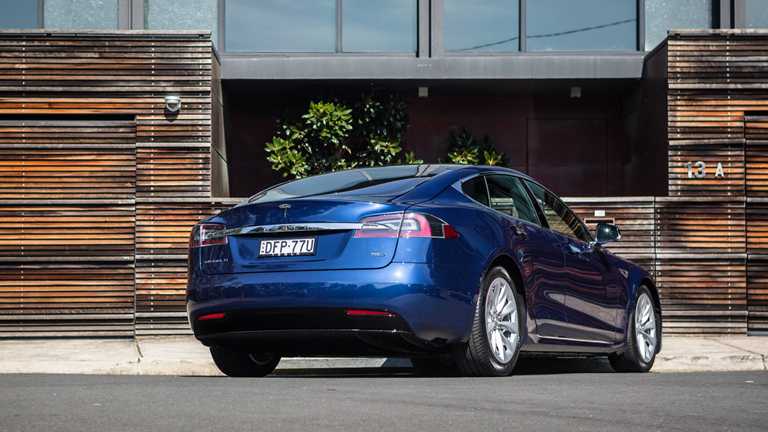 2017 Tesla Model S - Review