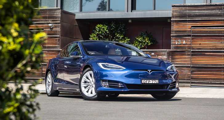 2017 Tesla Model S - Review