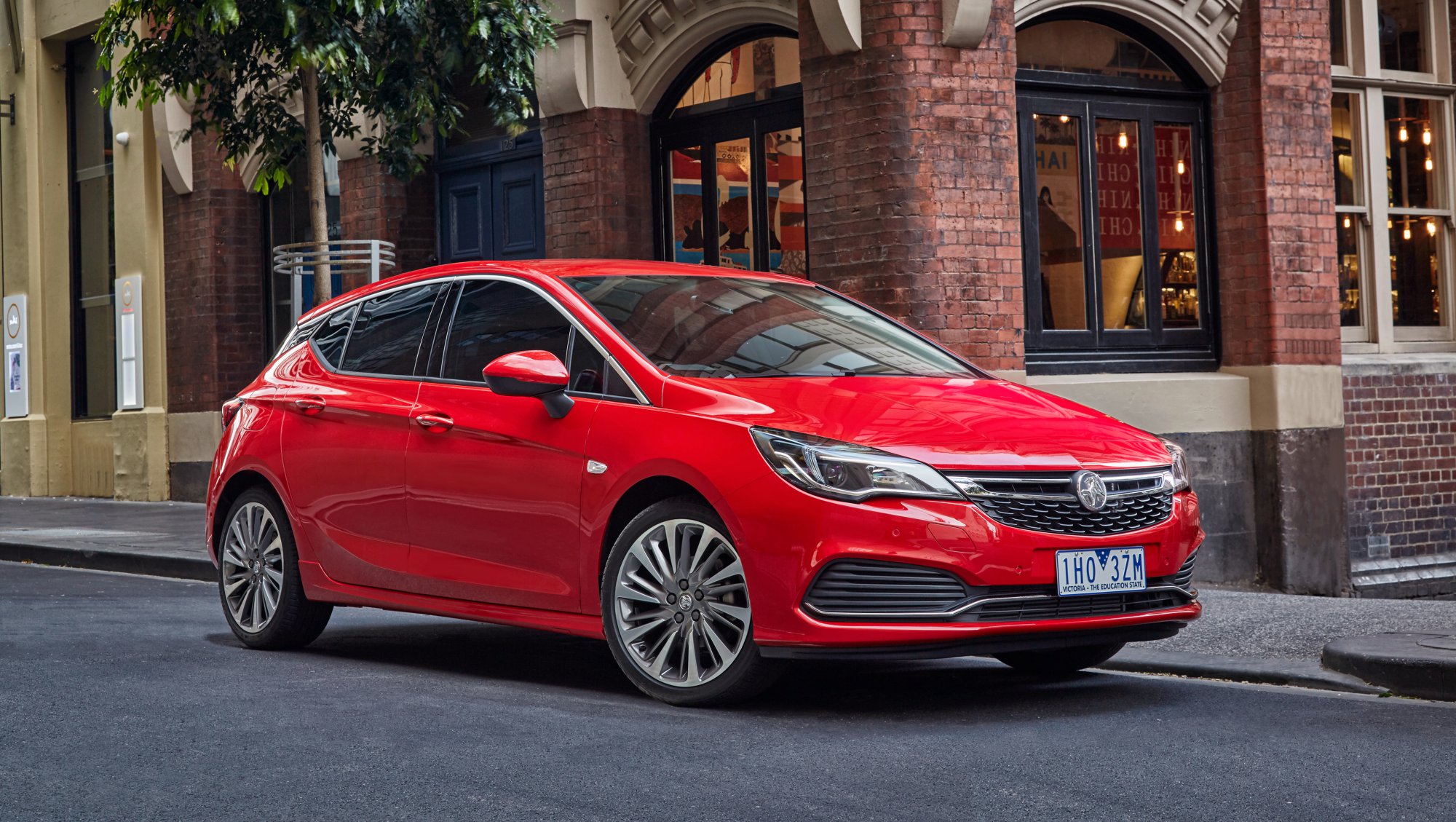 review-2017-holden-astra-review