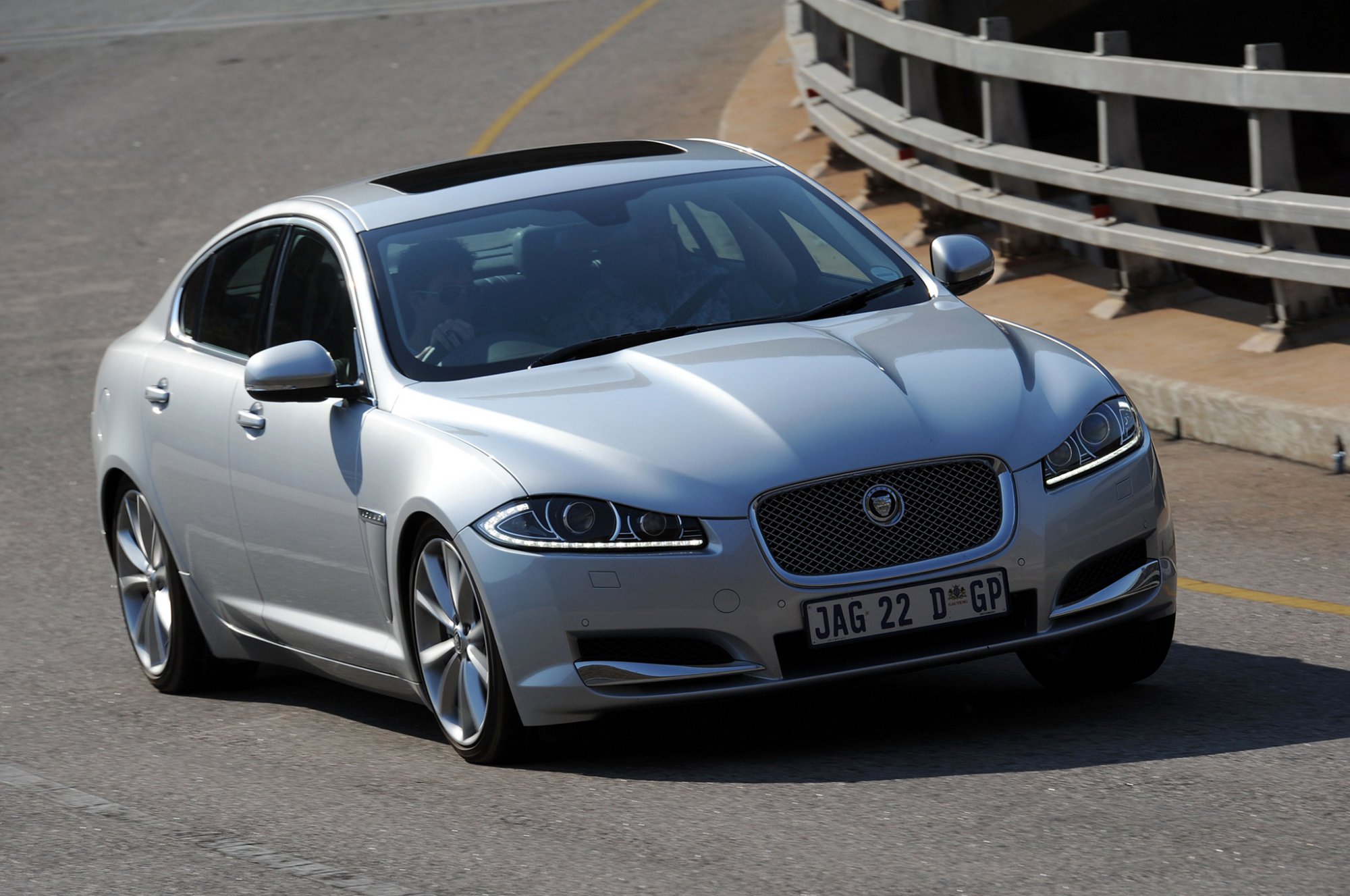 Jaguar XF S 2011