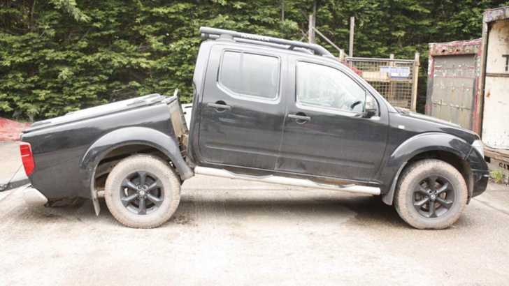 Nissan Navaras and Pathfinders Snapping In Half?