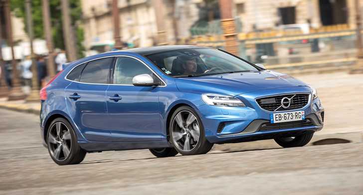 2017 Volvo V40 - Review