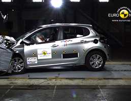 2017 Peugeot 208 - Review