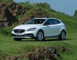 2017 Volvo V40 Cross Country - Review