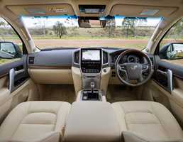 2017 Toyota Land Cruiser VX