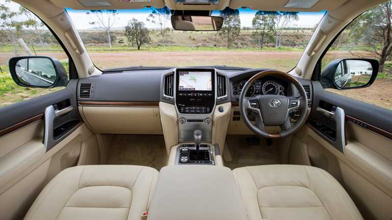 2017 Toyota Land Cruiser VX