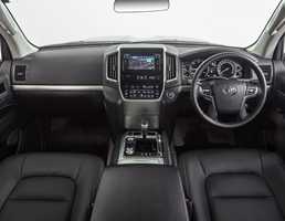 2017 Toyota Land Cruiser Altitude