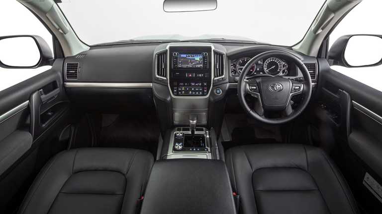 2017 Toyota Land Cruiser Altitude