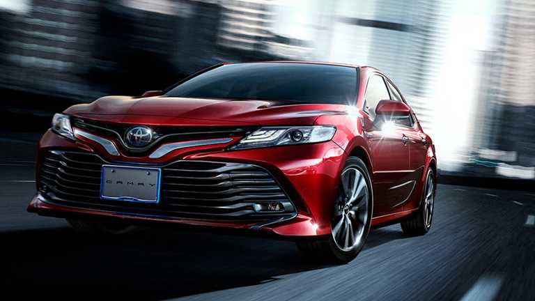 2018 Toyota Camry Debuts, Not For Wallflowers