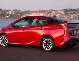 2017 Toyota Prius i-Tech