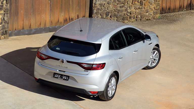 Renault Adds Wagon and Sedan To 2017 Megane Range