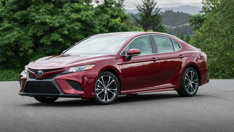 2018 Toyota Camry Hybrid SE (North America)