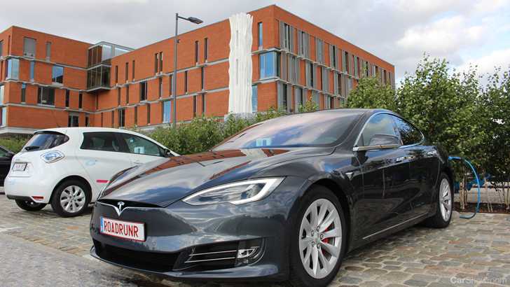 Tesla Model S Cracks 900km On Single Charge