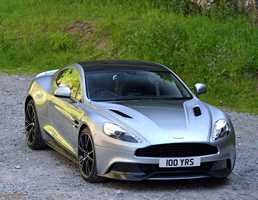 Aston Martin, MINI Join The Apple CarPlay Bandwagon