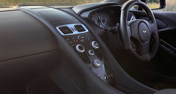 Aston Martin, MINI Join The Apple CarPlay Bandwagon