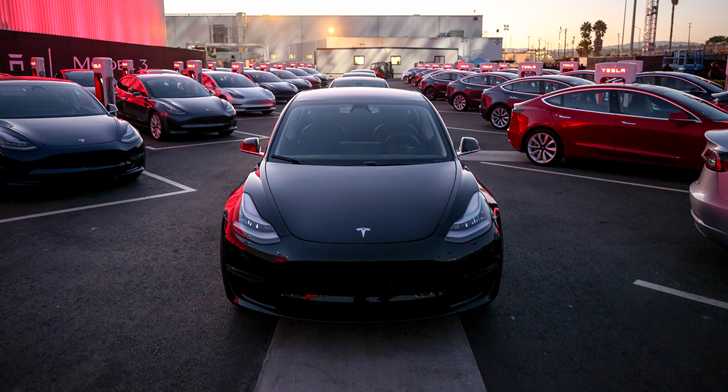 Tesla Delivers First Model 3