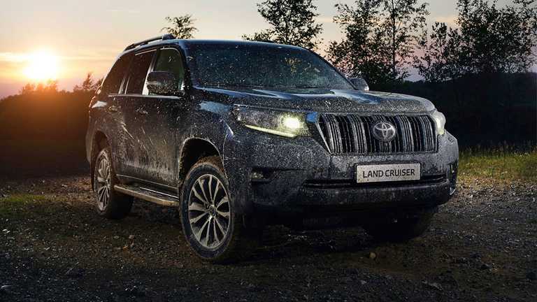 2018 Toyota Land Cruiser Prado Breaks Cover