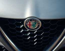 2018 Alfa Romeo Giulia Q2 - UK-Spec