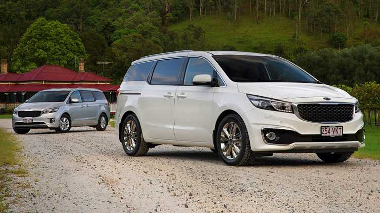 2017 Kia Carnival - Review